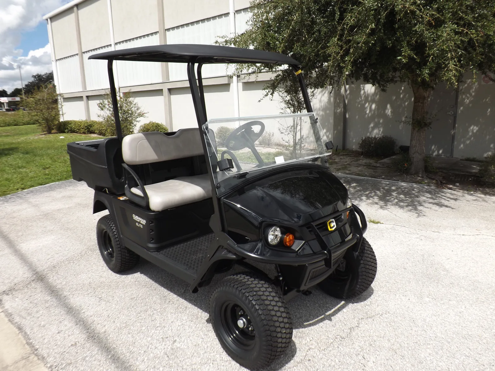 2027 Cushman Hauler 800X ELiTE Lithium — photo 1