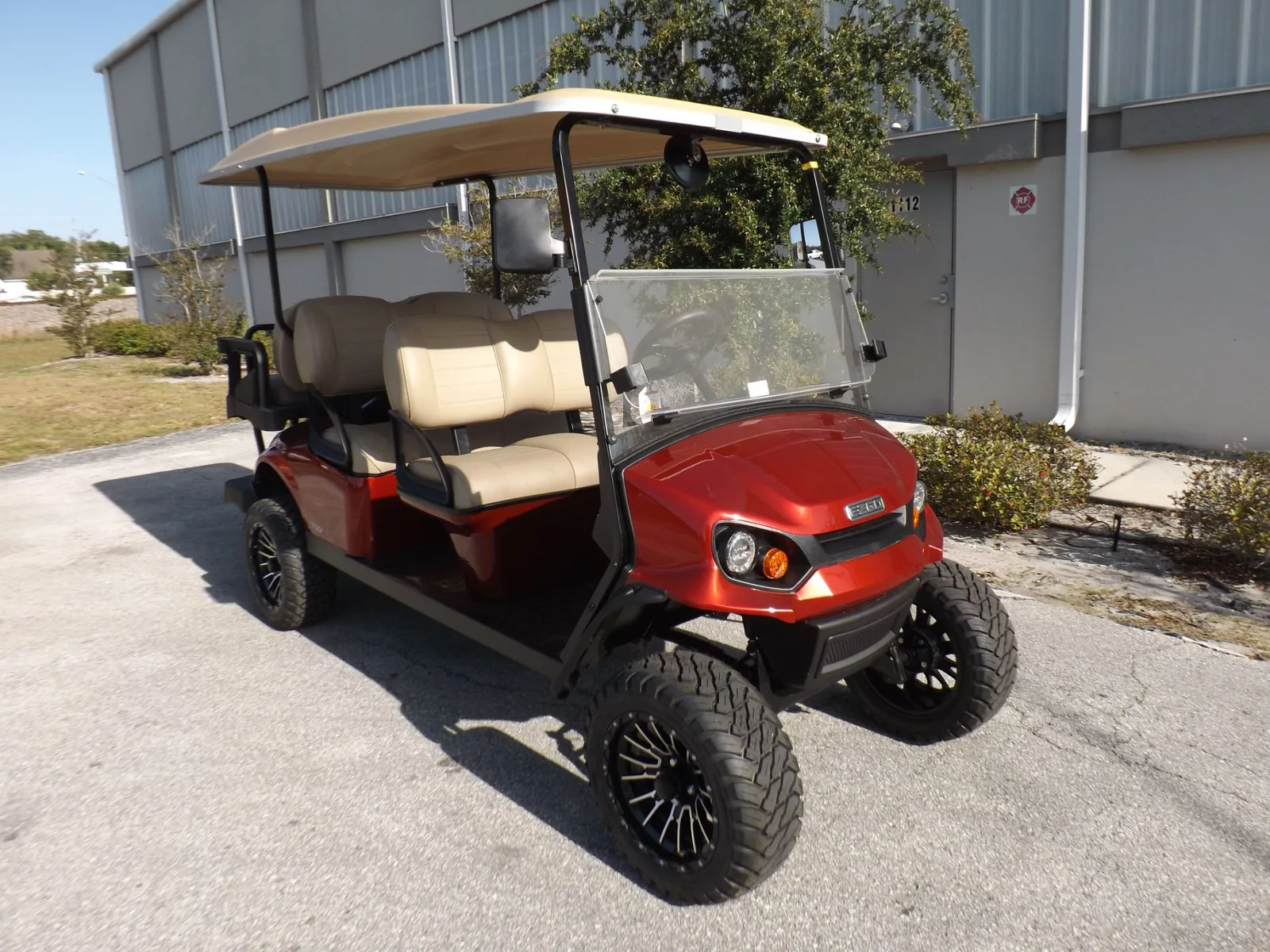 2022 E-Z-GO Express L6 72-Volt — photo 1